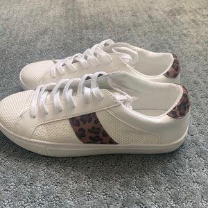 American Eagle Sneakers